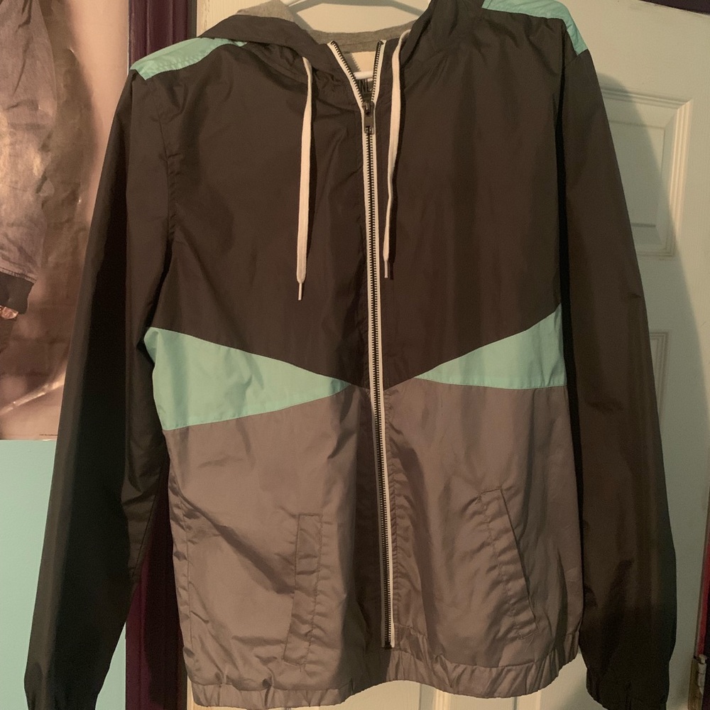 Wind breaker
